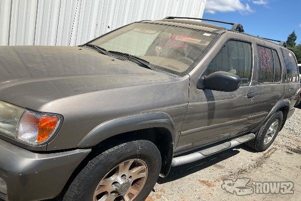 Photo of 2001 Nissan Pathfinder