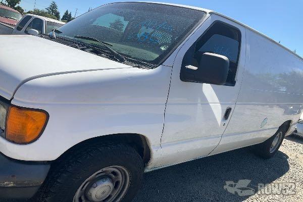 Photo of 2004 Ford Econoline
