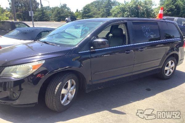 Photo of 2010 Volkswagen Routan
