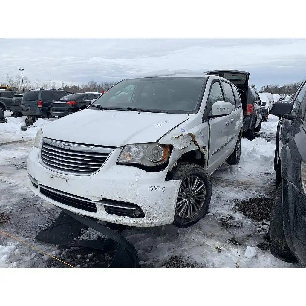 Photo of 2015 Chrysler Town & Country
