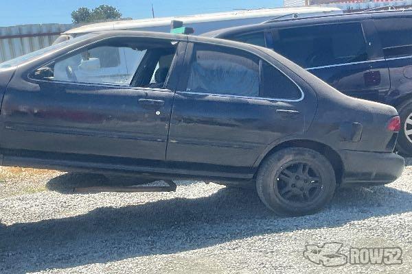 Photo of 1999 Nissan Sentra
