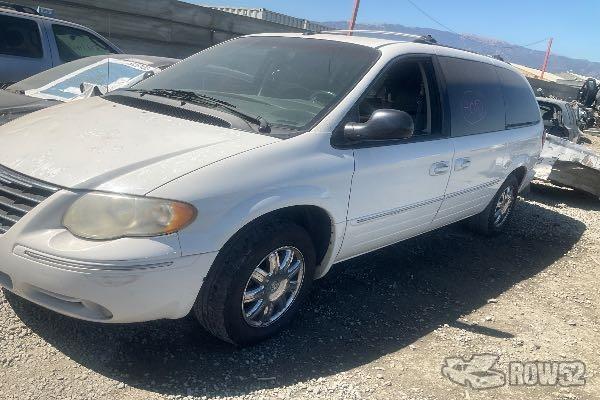 Photo of 2006 Chrysler Town & Country