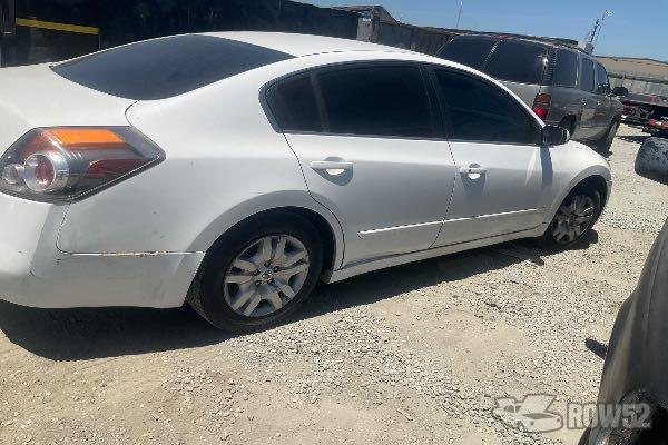 Photo of 2010 Nissan Altima