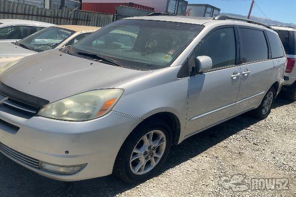 Photo of 2004 Toyota Sienna