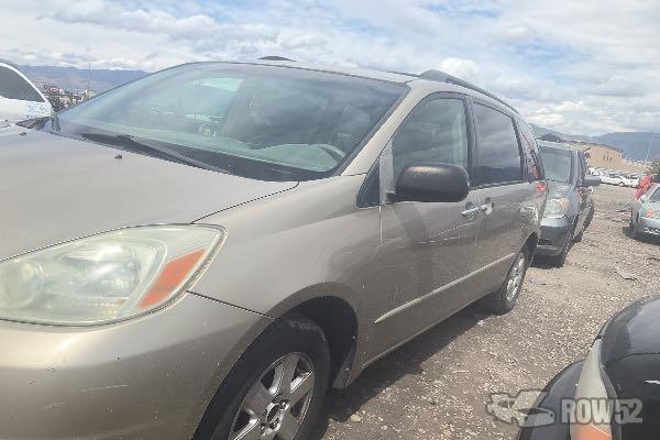 Photo of 2004 Toyota Sienna