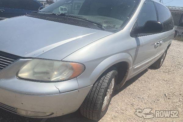 Photo of 2001 Chrysler Town & Country