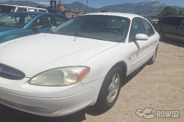 Photo of 2002 Ford Taurus