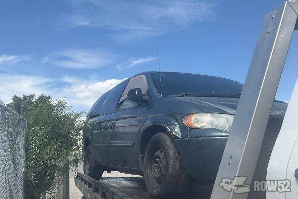 Photo of 2005 Chrysler Town & Country