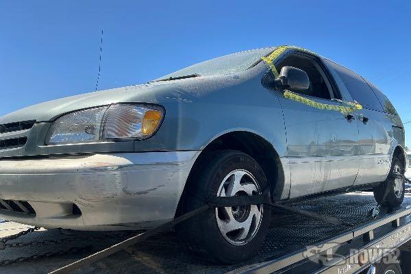 Photo of 2000 Toyota Sienna