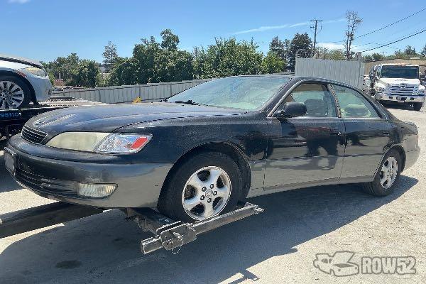 Photo of 1999 Lexus ES 300