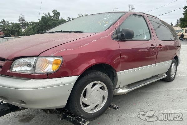 Photo of 2000 Toyota Sienna