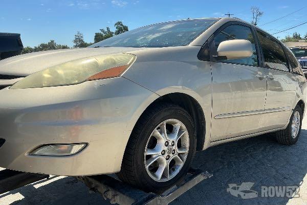Photo of 2006 Toyota Sienna