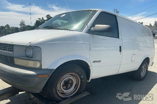 Photo of 1998 Chevrolet Astro