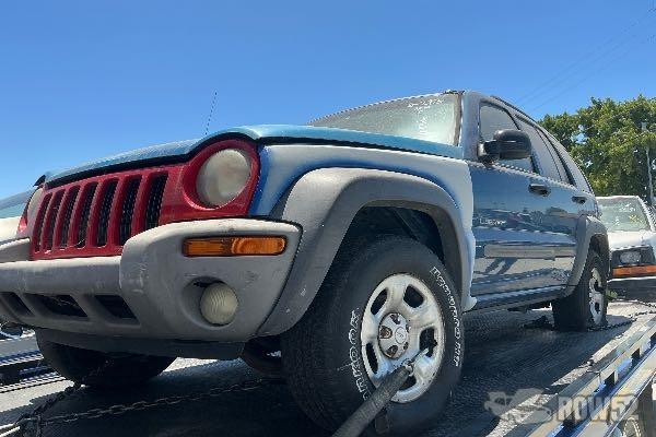 Photo of 2004 Jeep Liberty