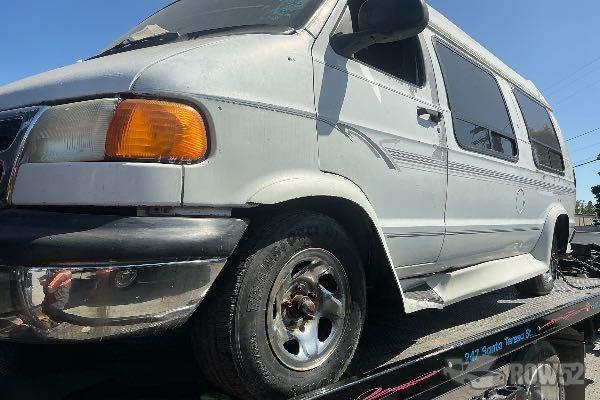 Photo of 2000 Dodge Ram Van