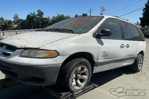 Photo of 1999 Plymouth Voyager