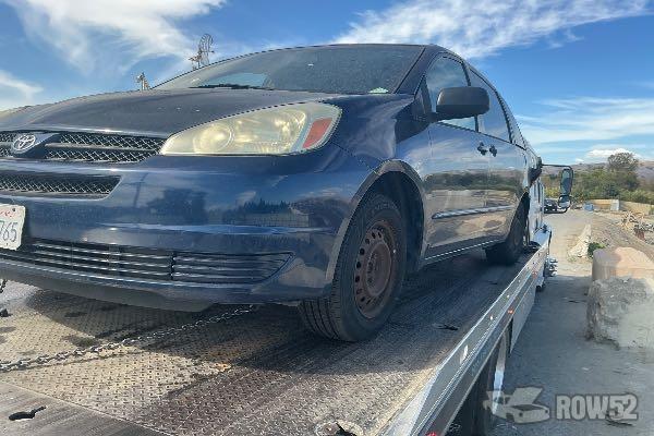 Photo of 2004 Toyota Sienna