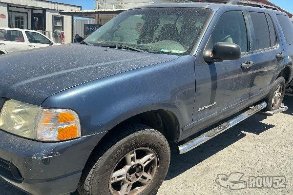 Photo of 2004 Ford Explorer