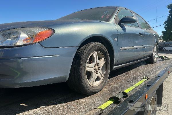 Photo of 2000 Ford Taurus