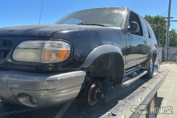 Photo of 1999 Ford Explorer