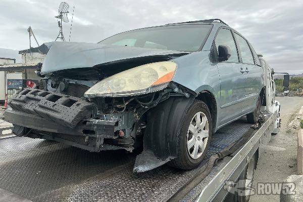 Photo of 2008 Toyota Sienna