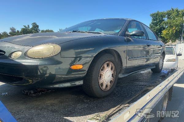 Photo of 1998 Ford Taurus