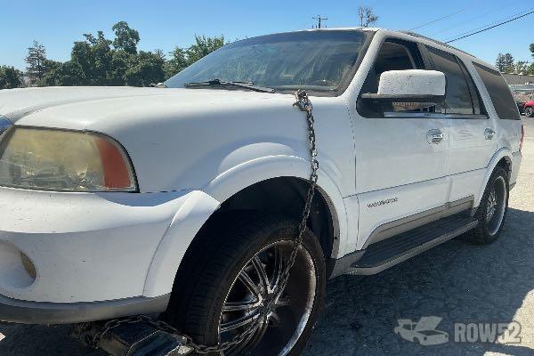 Photo of 2004 Lincoln Navigator