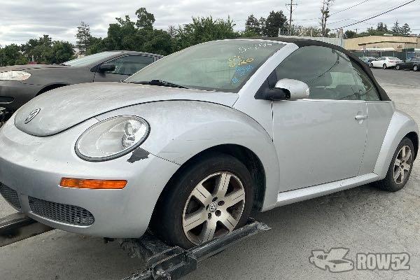 Photo of 2006 Volkswagen New Beetle