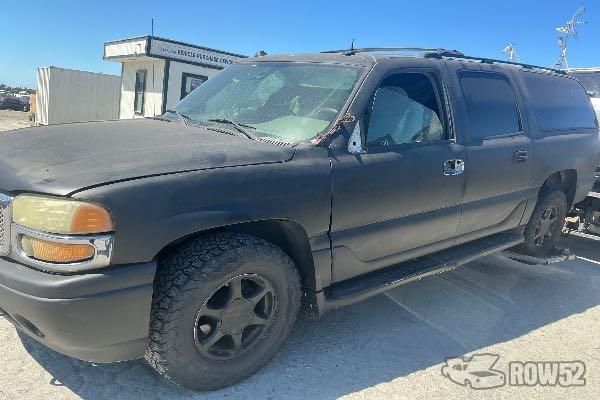 Photo of 2004 GMC Yukon Denali