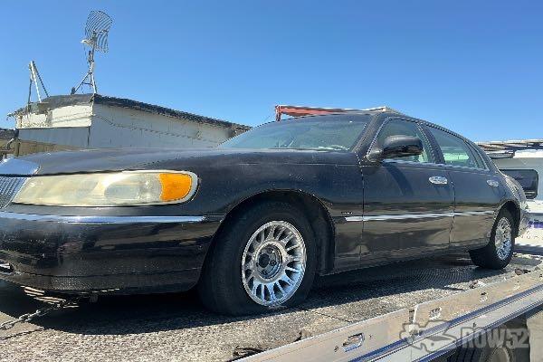 Photo of 1998 Lincoln Town Car