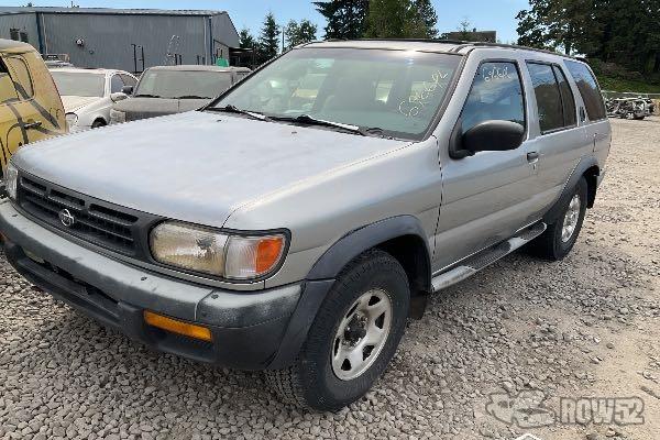 Photo of 1999 Nissan Pathfinder