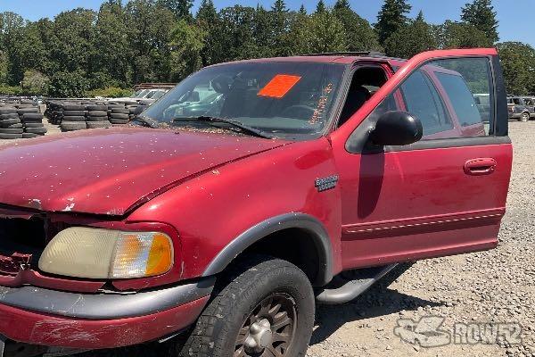 Photo of 2002 Ford Expedition