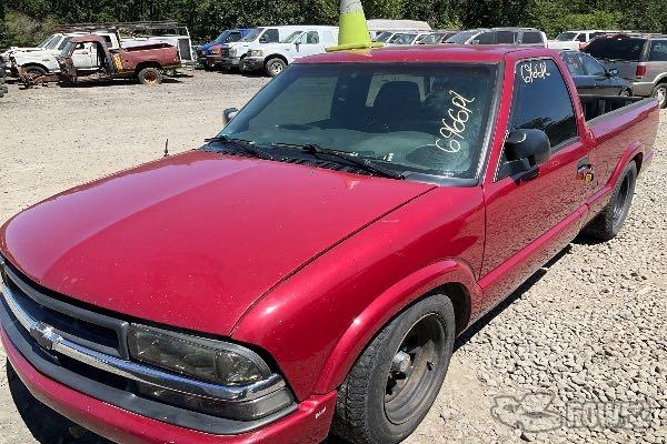 Photo of 2003 Chevrolet S10 Pickup