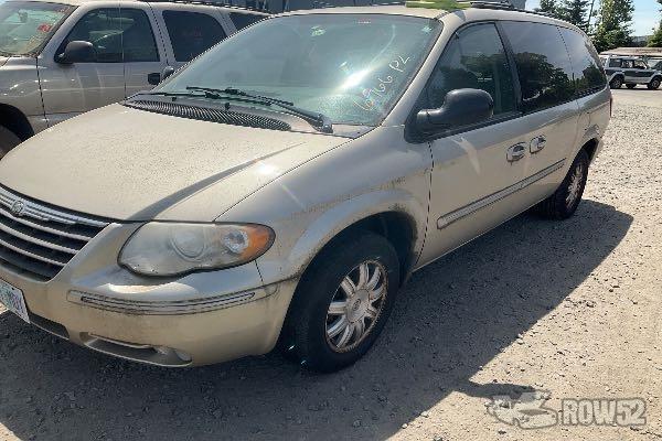 Photo of 2005 Chrysler Town & Country
