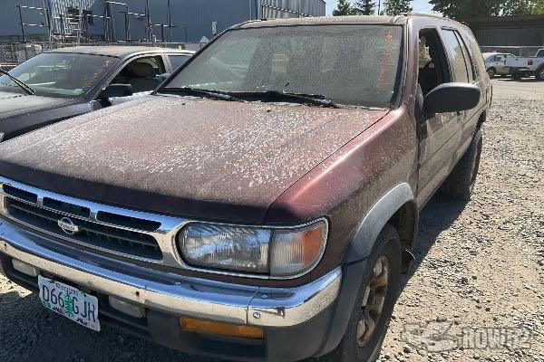 Photo of 1996 Nissan Pathfinder