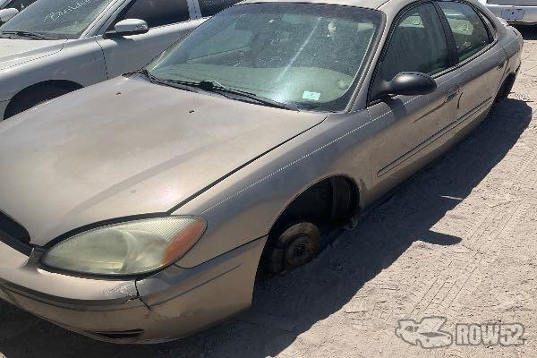 Photo of 2005 Ford Taurus