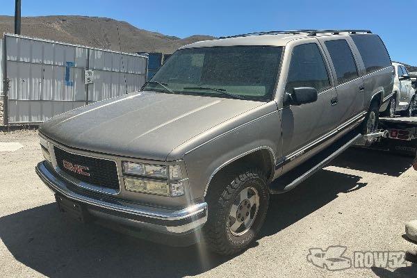 Photo of 1999 GMC Suburban