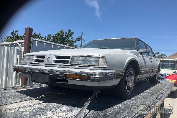 Photo of 1990 Oldsmobile Royale