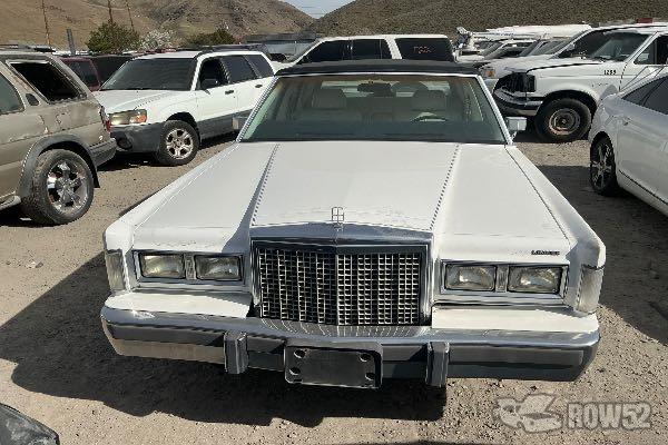 Photo of 1987 Lincoln Town Car