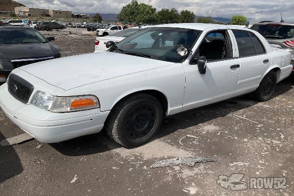 Photo of 2004 Ford Crown Victoria