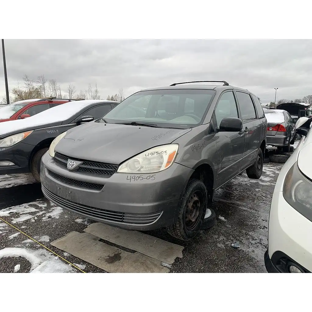 Photo of 2005 Toyota Sienna