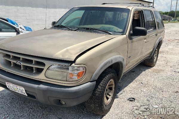 Photo of 2000 Ford Explorer