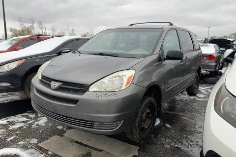 Photo of 2005 Toyota Sienna