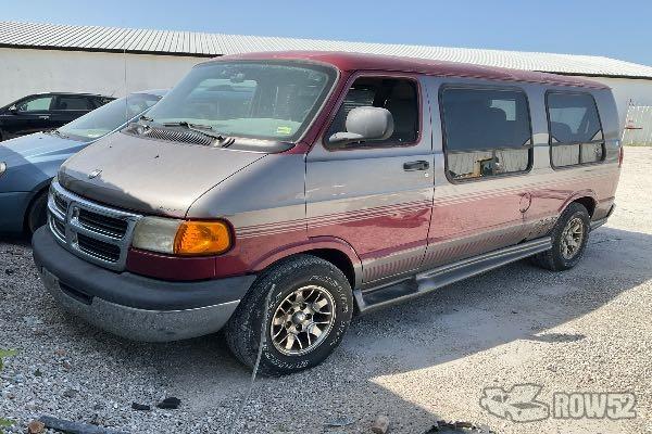 Photo of 2003 Dodge Ram Van