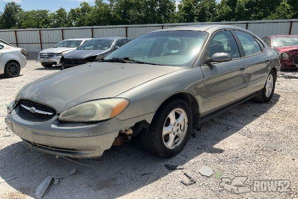 Photo of 2004 Ford Taurus