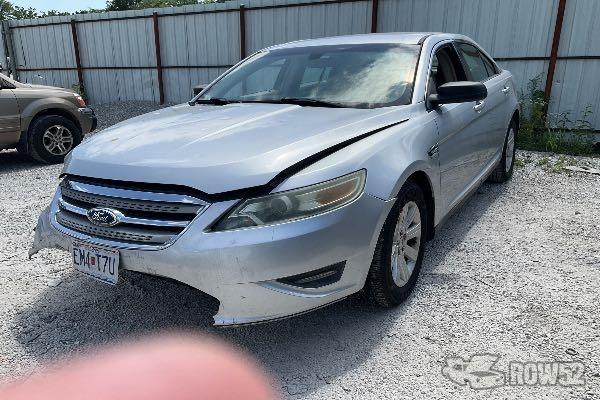 Photo of 2011 Ford Taurus