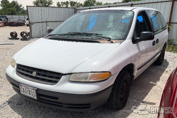 Photo of 2000 Chrysler Voyager