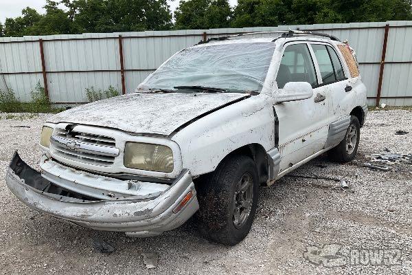 Photo of 2001 Chevrolet Tracker
