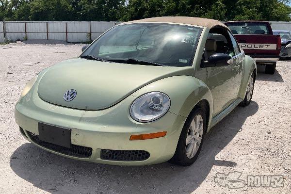 Photo of 2008 Volkswagen New Beetle