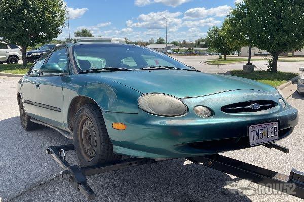 Photo of 1998 Ford Taurus